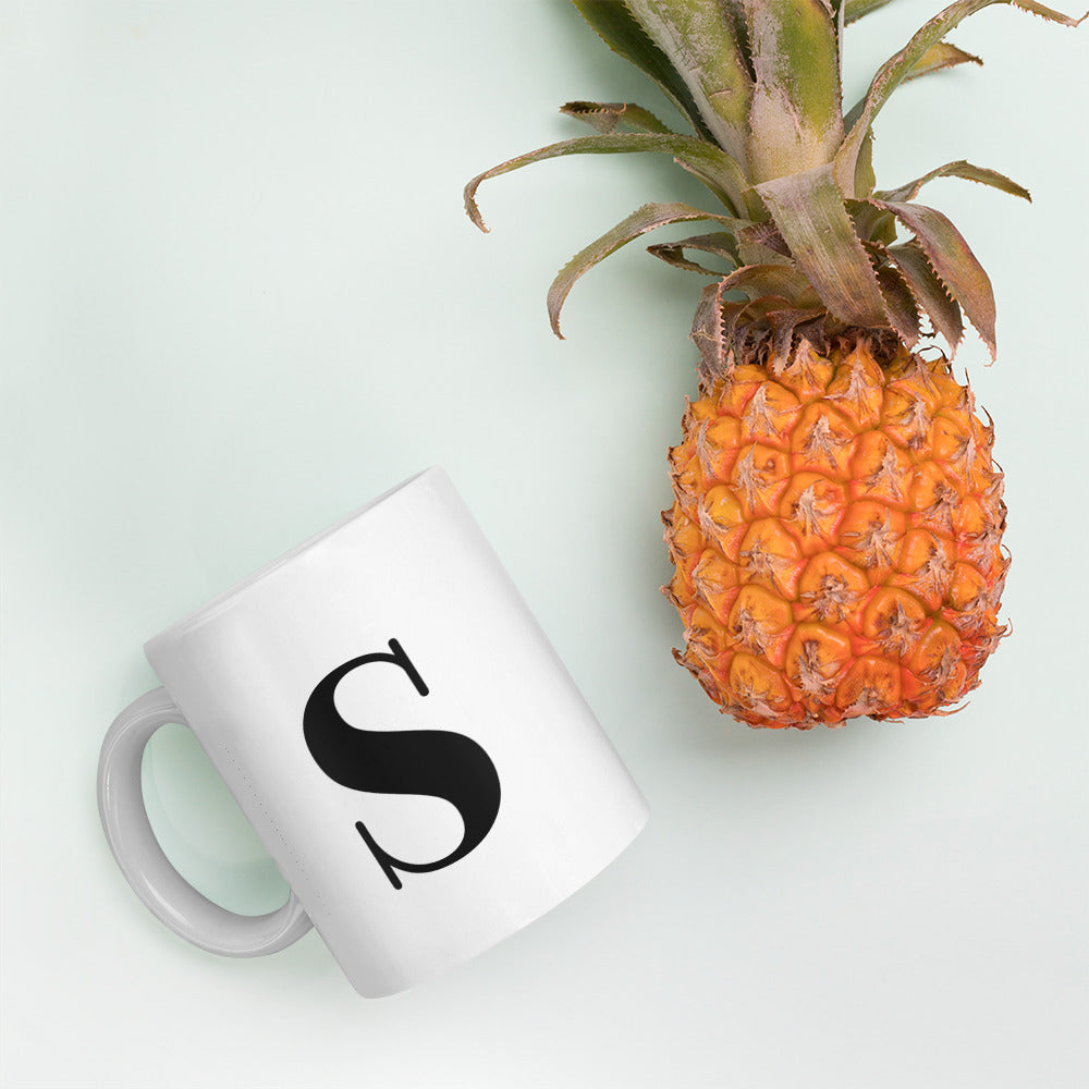 White glossy initial mug S
