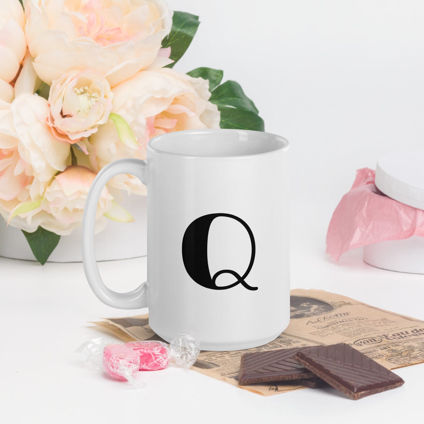 White glossy initial mug Q